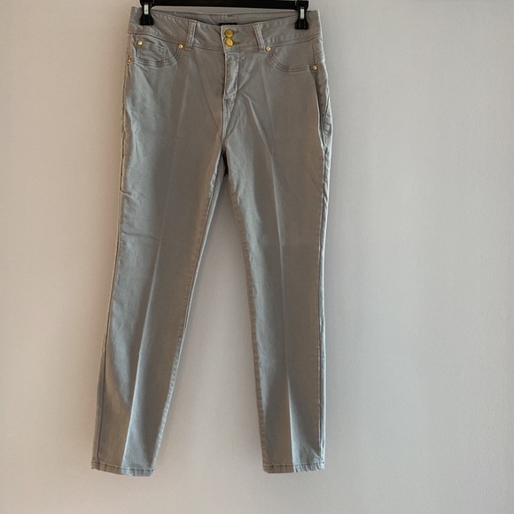 Iman gray jeggings. 10 short
C - Picture 13 of 14